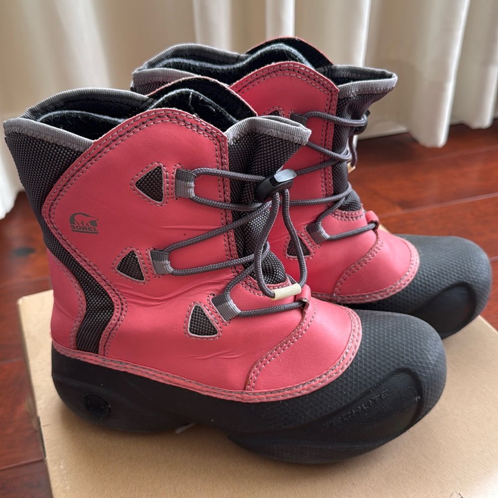 SOREL snow boots for kids. Size 3.